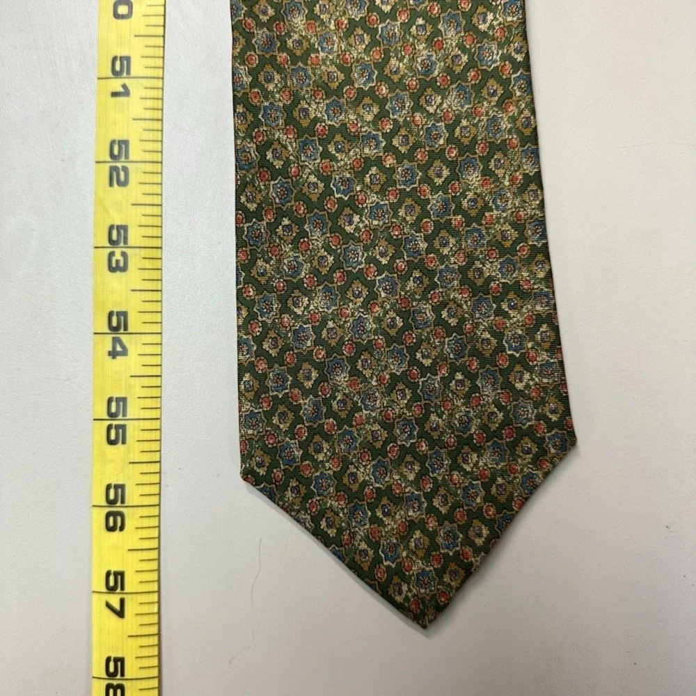 Burberrys of London Mens Silk Tie Olive Green Geometric Medallion Vintage USA